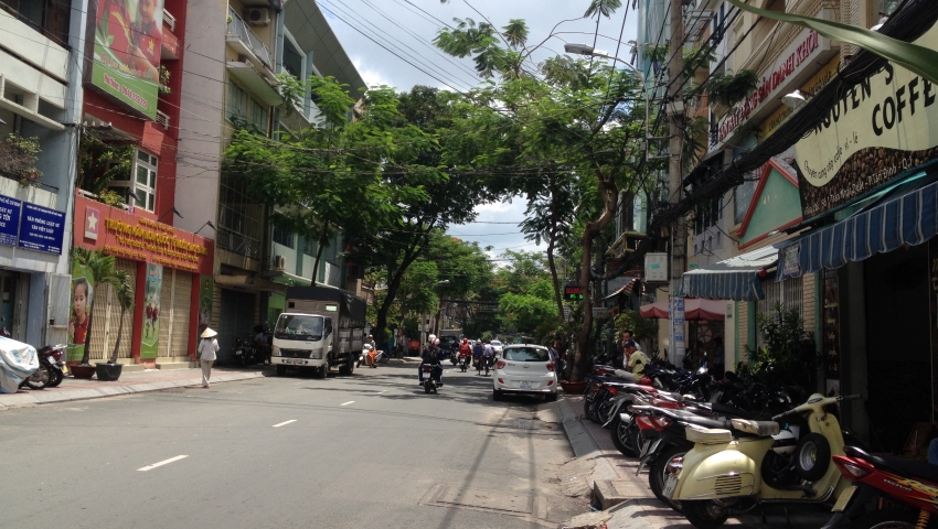 Cần bán nhà mặt tiền Lê Văn Sỹ, vị trí kinh doanh cực tốt, dt: 74m2, 4 tầng, giá bán 12 tỷ (TL)