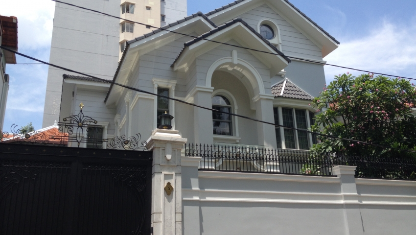 Bán Biệt thự quận 1, phường Đakao, khu VIP, MT Nguyễn Thành Ý, dt: 7mx16m, giá 19,5 tỷ (TL)